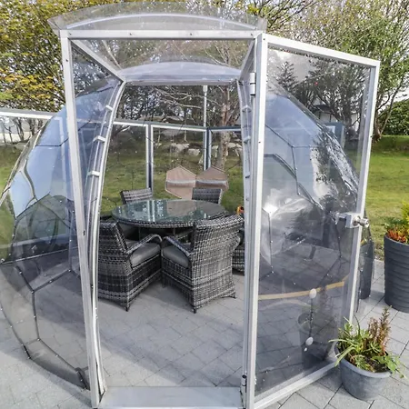 Number 1 Dome Holiday home *