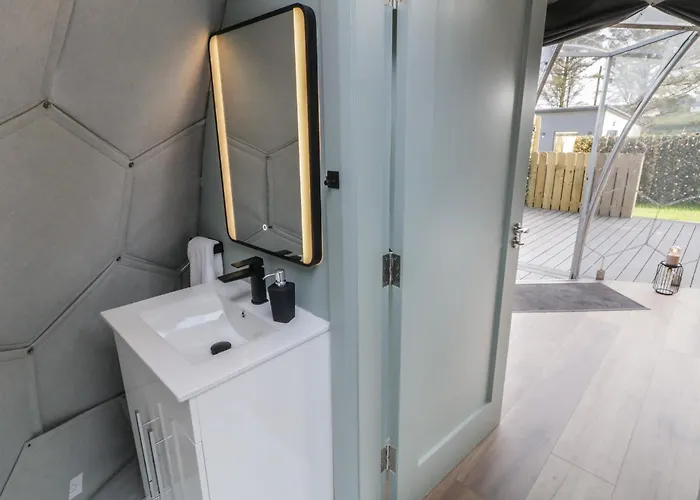 Number 1 Dome בית נופש